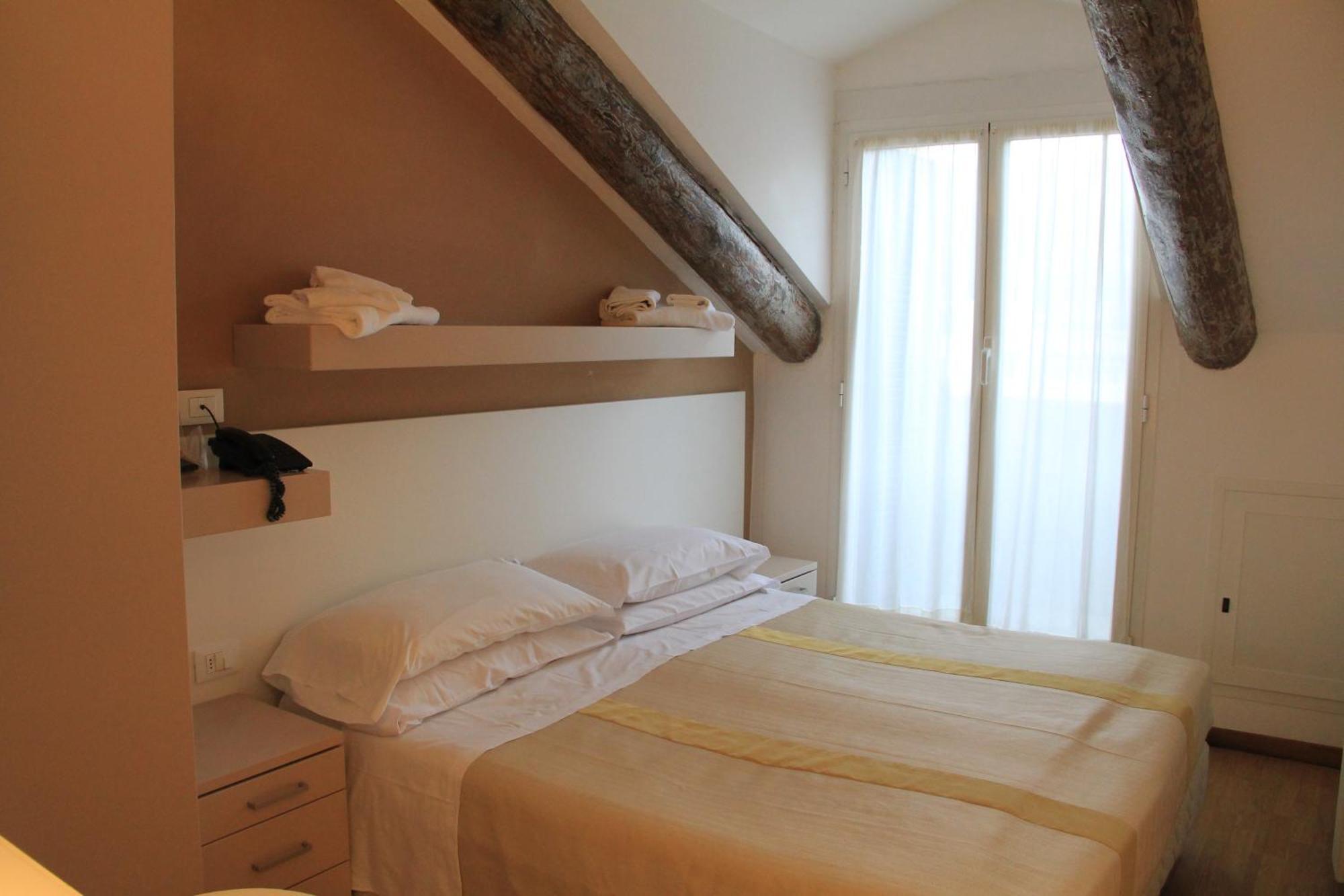 Hotel Melograno สโปตัวร์โน ภายนอก รูปภาพ