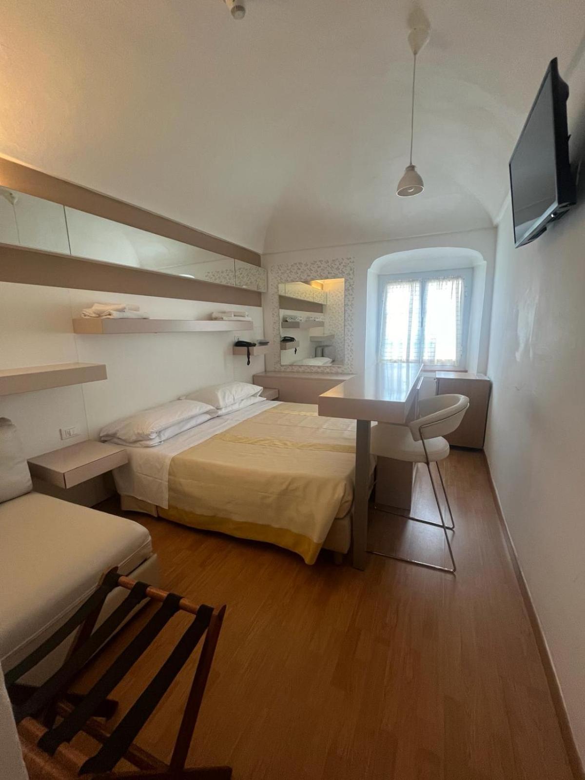 Hotel Melograno สโปตัวร์โน ภายนอก รูปภาพ